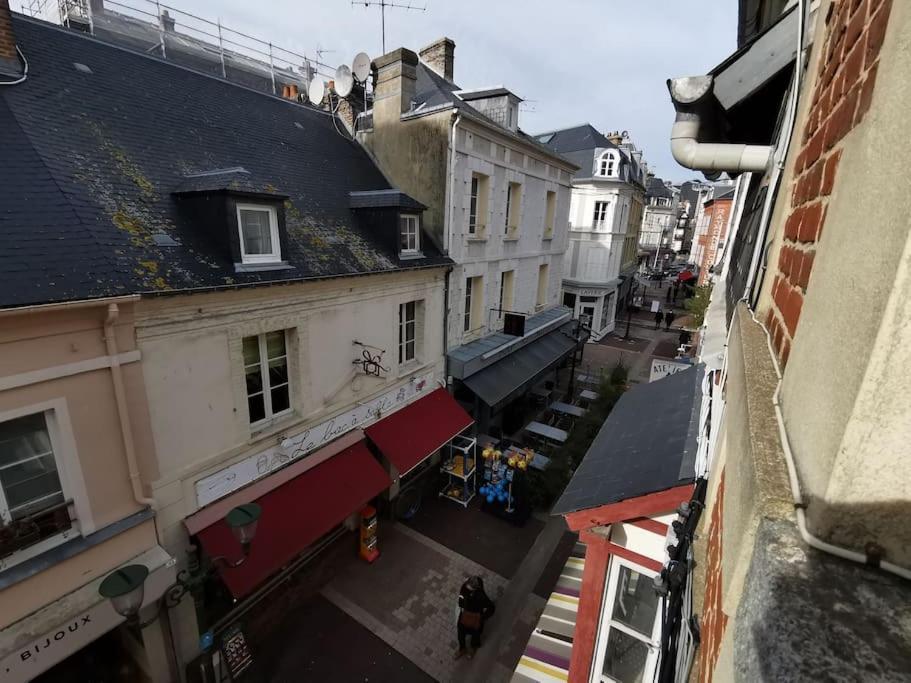 2 Pieces Au Coeur De Trouville / Rue Des Bains Exterior photo